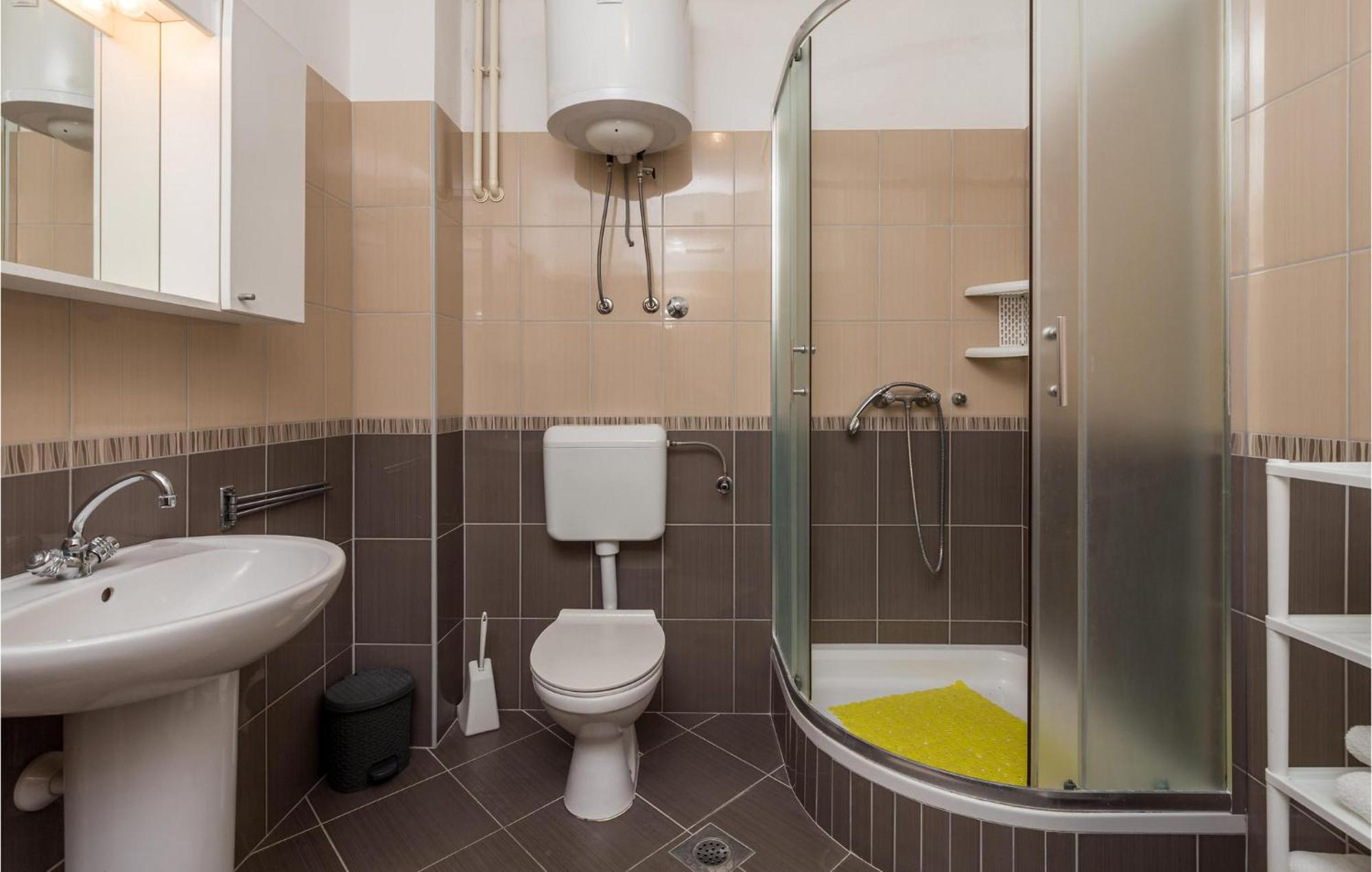 2 Bedroom Awesome Apartment In Pag Pag Town Dış mekan fotoğraf