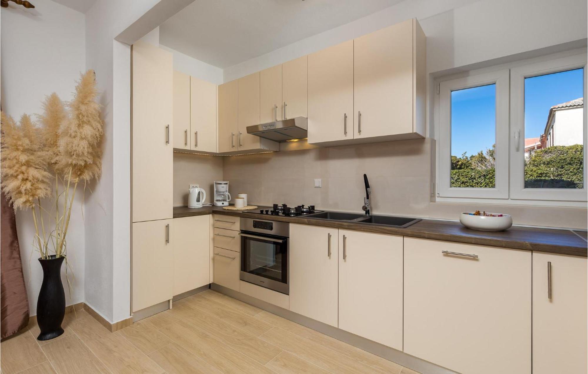 2 Bedroom Awesome Apartment In Pag Pag Town Dış mekan fotoğraf