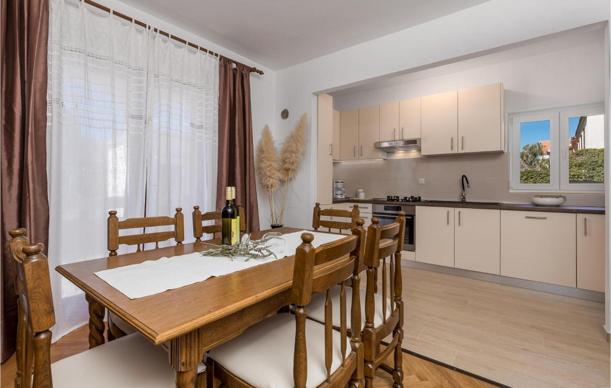 2 Bedroom Awesome Apartment In Pag Pag Town Dış mekan fotoğraf