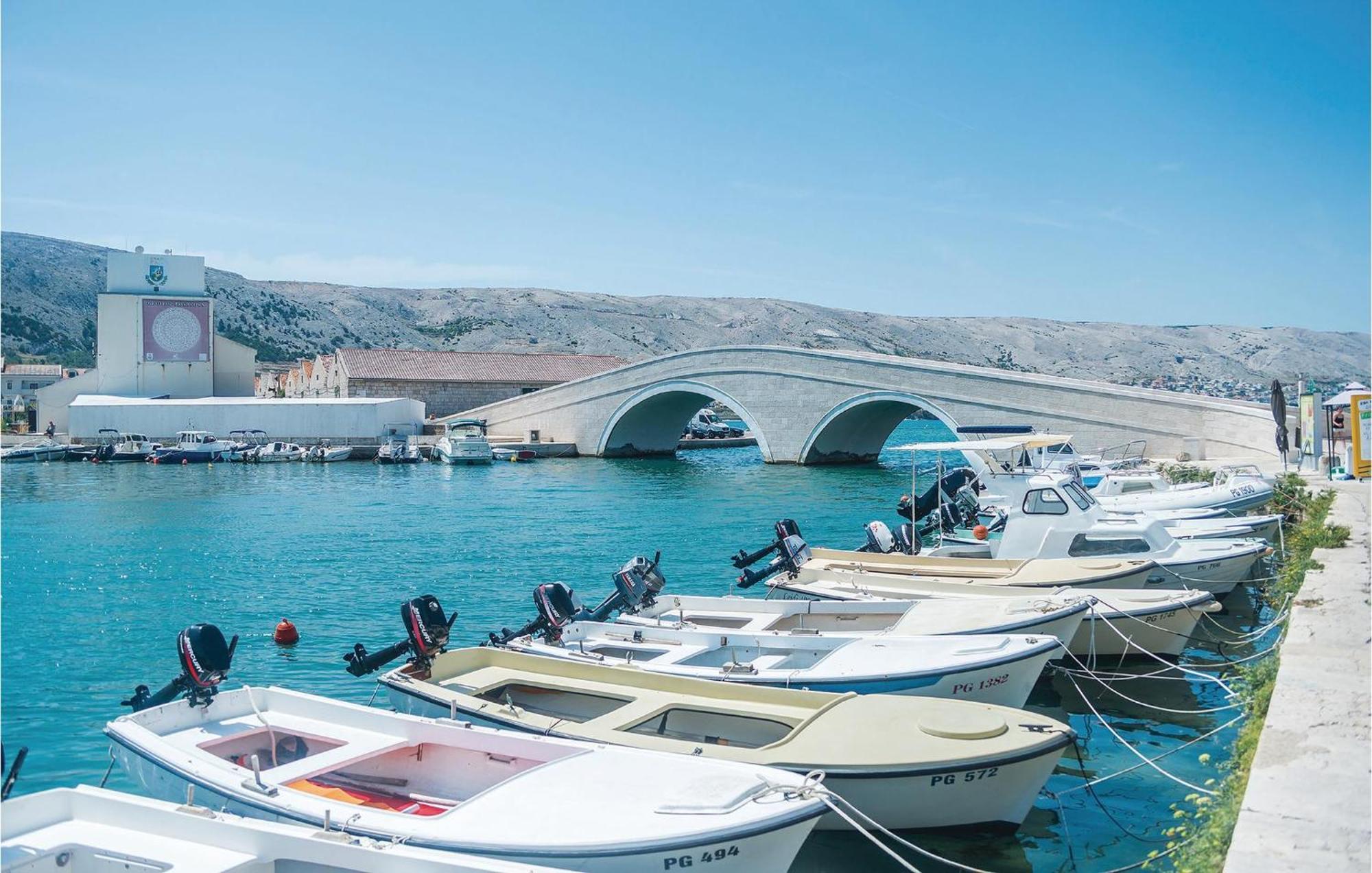 2 Bedroom Awesome Apartment In Pag Pag Town Dış mekan fotoğraf